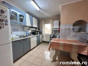 Apartament 3 camere decomandat etaj 4 + Garsoniera din uscatorie