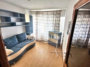 Apartament 3 camere, decomandat, etajul 4, zona centrala, Piata Mare