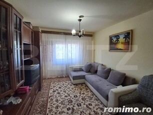 Apartament 3 camere, decomandat, zona Stefan cel Mare