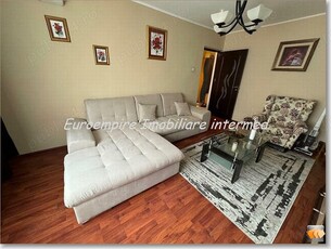 Apartament 3 camere decomandate zona Cet