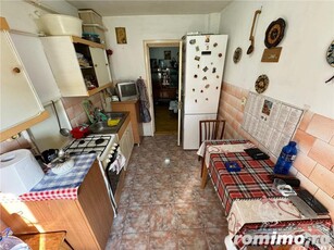 Apartament 3 camere, etaj 2 3, zona fosta Autogara , 70.000 Euro