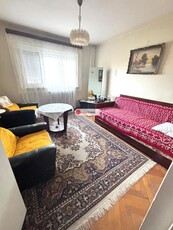 Apartament 3 camere, etaj intermediar, zona Centru