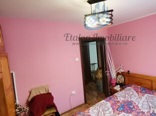 Apartament 3 camere, semidecomandat, 2 bai, Darmanesti