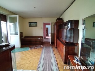 Apartament 3 camere, semidecomandat, vis- a -vis de Eurohotel!