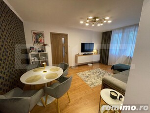 Apartament, 3 camere, zona Aluminei