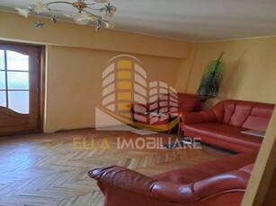 Apartament 3 camere zona Parcul Curcubeului