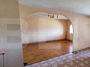 Apartament 4 camere, 96 mp, semidecomandat, zona Dorobantilor