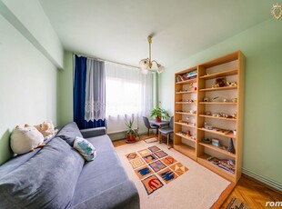 Apartament 4 camere de vanzare la Uta