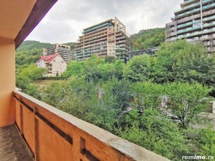 Apartament 4 camere, strada Molidului-Racadau