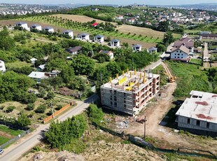 Apartament cu 2 camere decomandat 65 mp in Hlincea TIP F