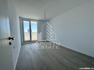 Apartament cu 2 camere, la asfalt, hotel IQ, etaj intermediar cu lift.