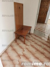 Apartament cu 3 camere de vânzare în Câmpina