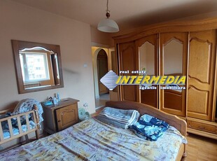 Apartament cu 3 camere de vanzare in zona Tolstoi, etaj intermediar, Alba Iulia