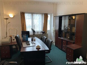 Apartament cu 3 camere de vanzare, Piata Romana