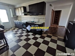 Apartament cu 3 camere decomandat de vanzare Cetate