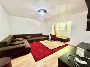 Apartament cu 3 camere decomandat în Aradului