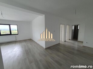 Apartament cu 3 camere decomandate, Bloc Nou