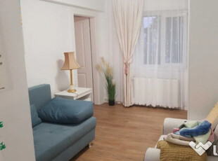 Apartament cu 3 camere semidecomandate Etaj 3 - Zona Areni