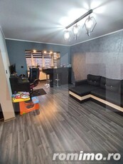 Apartament cu 4 camere, 2 bai, 80 mp, et. intermediar, zona Aurel Vlaicu