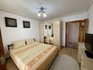 Apartament cu 4 camere de inchiriat, etaj 3