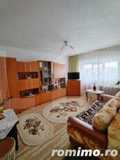 Apartament de 3 camere, 67 mp, balcon liniar, zona Spitalul de Recuperare