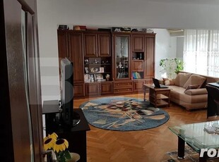 Apartament de 3 camere, 97 mp, zona Frumoasa