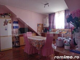 Apartament de 3 camere la vilă