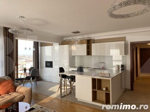 Apartament decomandat, 3 camere, 110 mp, zona Centrala