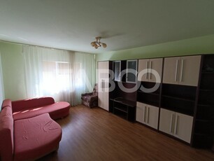 Apartament decomandat 3 camere 70 mpu mobilat etaj 3 Cetate Alba Iulia