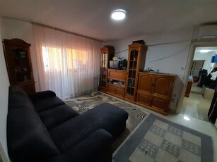 Apartament intr-un bloc izolat, cu centrala proprie, mobilat si utilat.