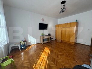 Apartament la casa, 51 mp utili, zona centrala