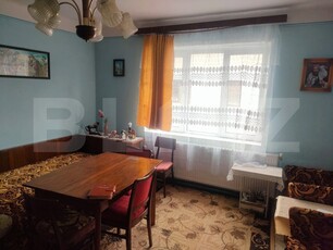 Apartament la casa, zona centrala, 100 mp utili, Radauti