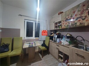 Apartament spatios cu 3 camere, in Vladimirescu!