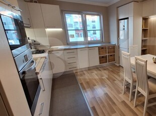 Apartamentul ideal! 3 camere, gradina, garaj, boxa si priveliste!