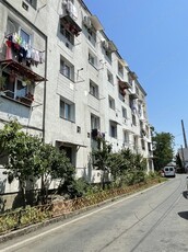 Berzei ,nr.1, linga Piata Centrala, garsoniera 22 mp,contorizata, etaj 3,pret 21000 euro