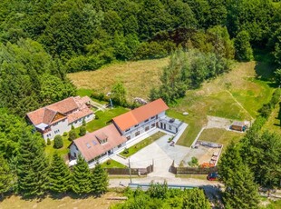 Vilă/ Pretabil pensiune/ 4 apartamente- DEJANI( Fagaras)