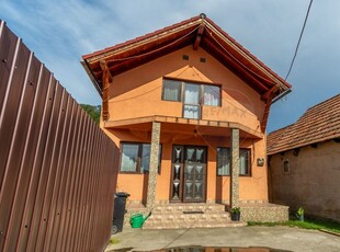 CASA 3 CAMERE LA PRET DE APARTAMENT | 347 MP TEREN | RASNOV