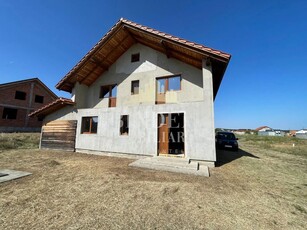 Casa cu garaj Pischia 926 mp teren