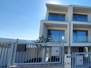 Casa deosebita cu CF, panorma, terasa, parcare, zona Borhanci