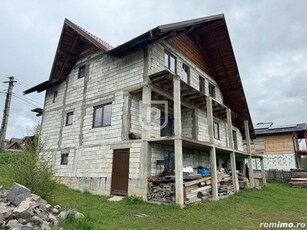 Casa in construcție - pensiune | Parcul Calimani