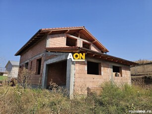 Casa la rosu, 5 camere, garaj, 479 mp teren, com. Ciugud