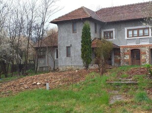 Casa stil neoromanesc Curtea de Arges