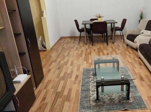 De inchiriat apartament cu 2 camere decomandate si parcare