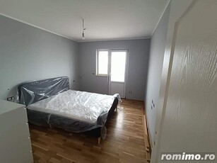 De vanzare 3 camere , ultracentral , mobilat, renovat , 75000 e