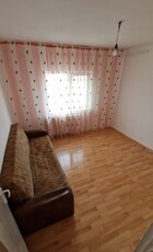 De vanzare apartament cu 2 camere decomandat, zona Parcul Curcubeului