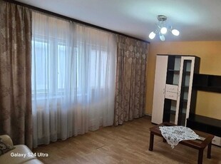 De vânzare apartament cu cu 4 camere decomandat, etaj 1