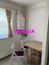 Apartament cu 4 camere , zona Liceul M.Eminescu - O.Onicescu, etaj 3