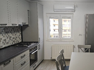 Inchiriez apartament 2 camere decomandat in Deva, Ulpia Bld. Decebal