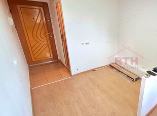 Ofer spre vanzare, garsoniera renovata recent, zona Dambovita