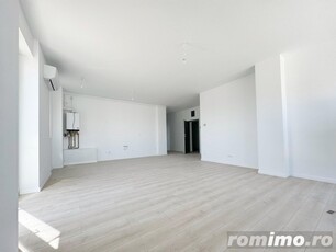 Penthouse 3 camere, decomandat, 80 mp utili, toate utilitatile, zona Aradului